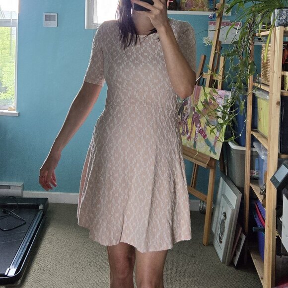 Stunning light pink mini fit & flare dress, white geometrical pattern, size UK10 - Picture 1 of 8